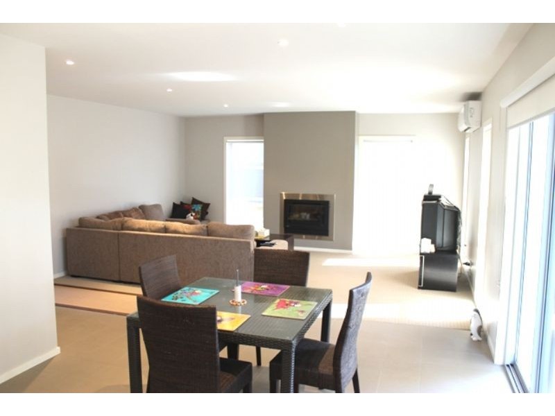 2/24 Redwood Drive, Cowes VIC 3922