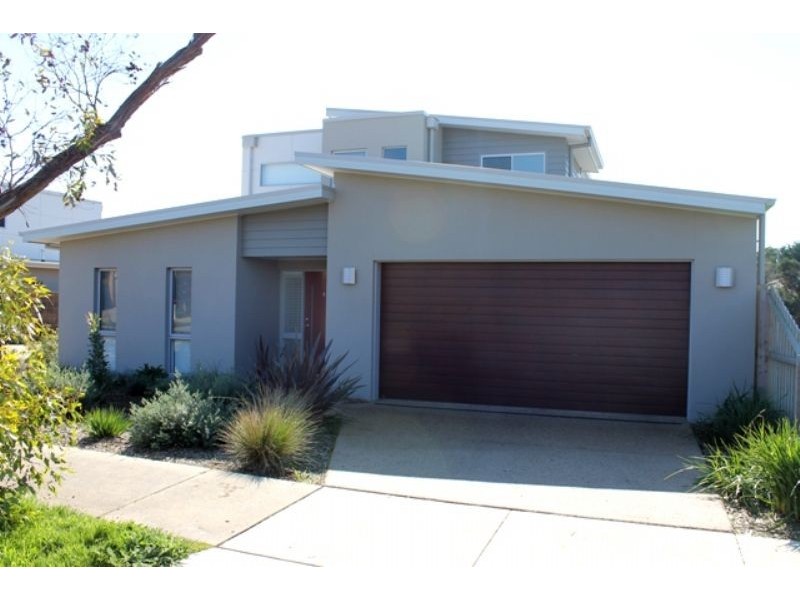 2/24 Redwood Drive, Cowes VIC 3922