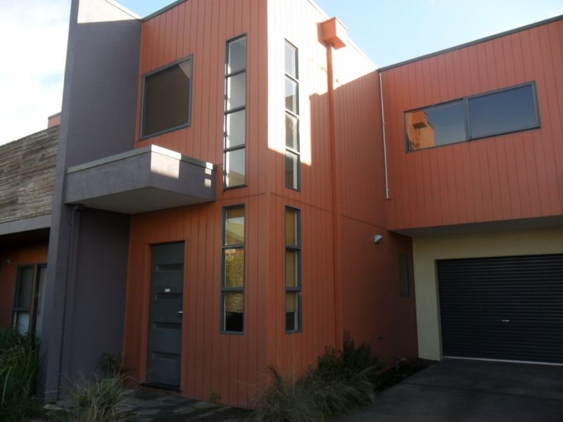 2/8 Park Street, Cowes VIC 3922