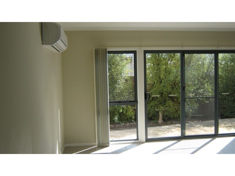 2/8 Park Street, Cowes VIC 3922