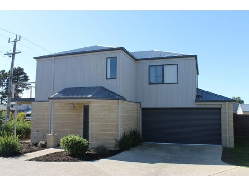 2/255 Church Street, Cowes VIC 3922