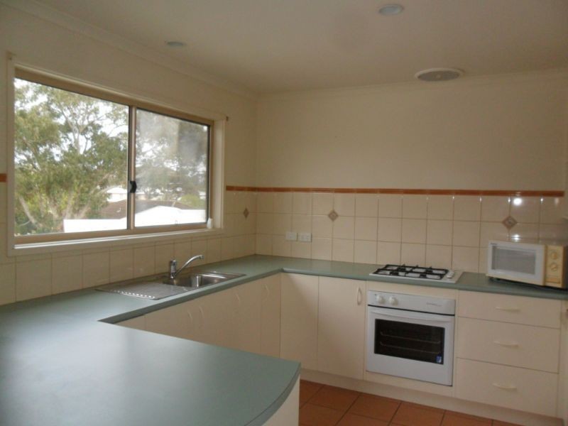 4 Hollydene Court, Cowes VIC 3922