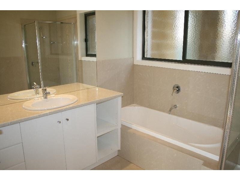 4/15 Douglas Road, Cowes VIC 3922