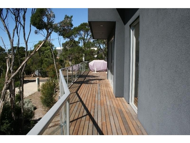 2/10-12 Medina Road, Cowes VIC 3922