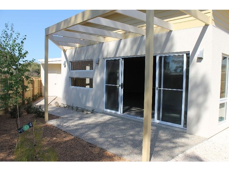 1/15 West Court, Cowes VIC 3922