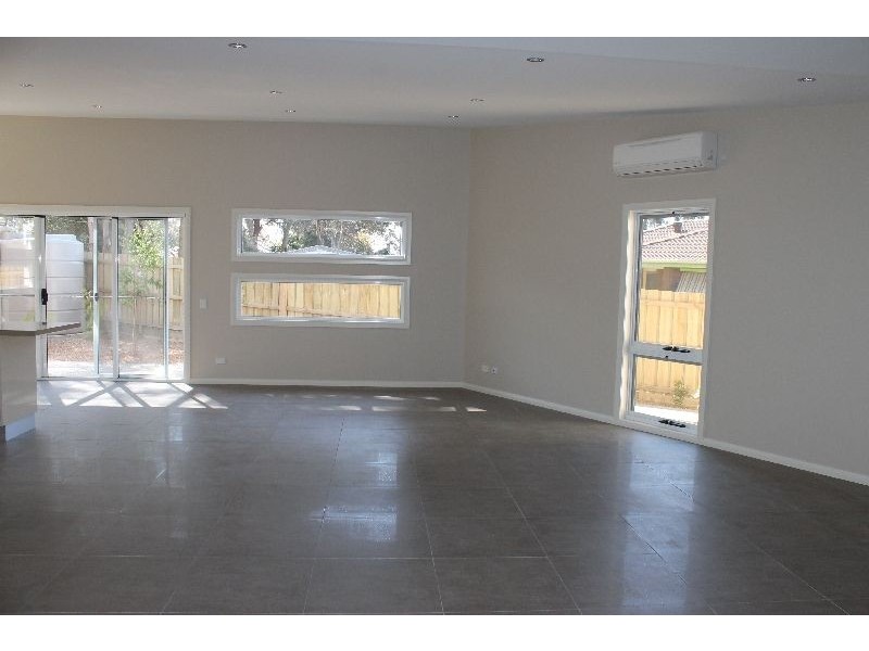 1/15 West Court, Cowes VIC 3922