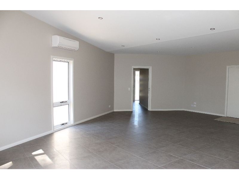 1/15 West Court, Cowes VIC 3922