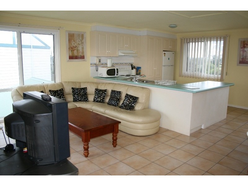 326 Church Street, Cowes VIC 3922