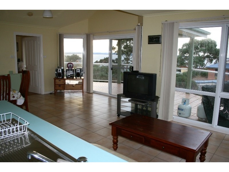 326 Church Street, Cowes VIC 3922