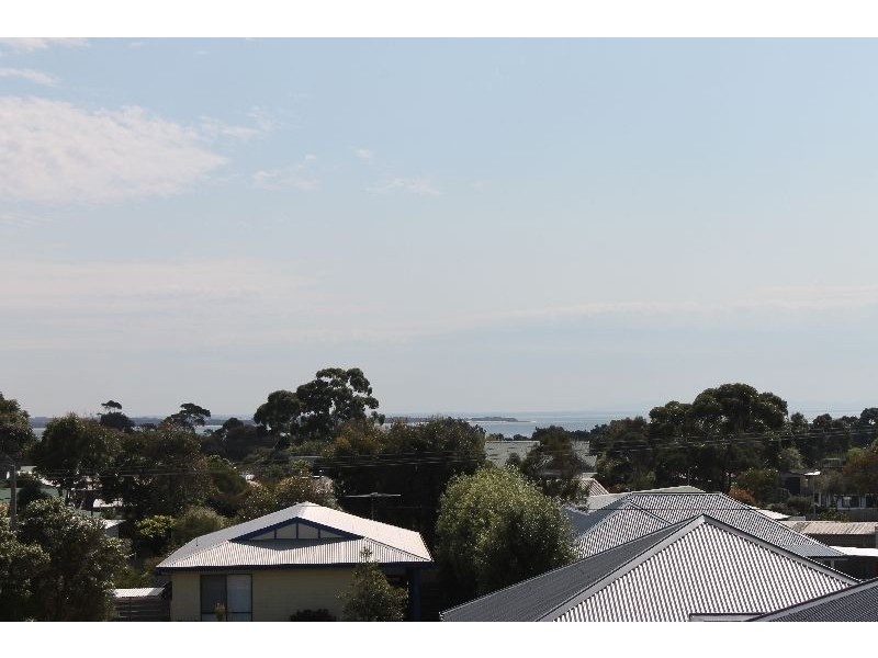 2/283 Settlement Road, Cowes VIC 3922