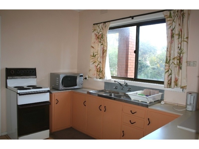 14 Beach Street, Cowes VIC 3922