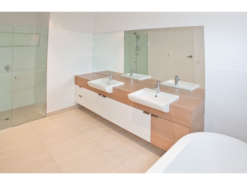 2 Spaven Court, Cowes VIC 3922