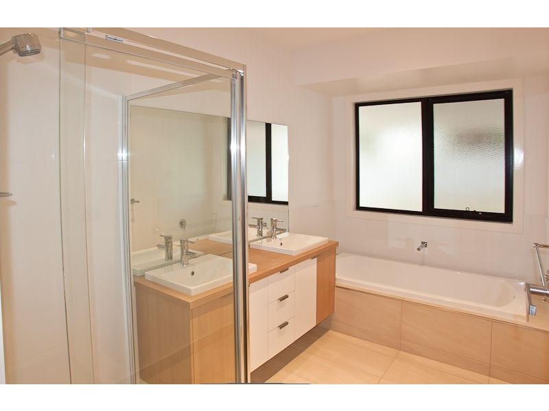 2 Spaven Court, Cowes VIC 3922