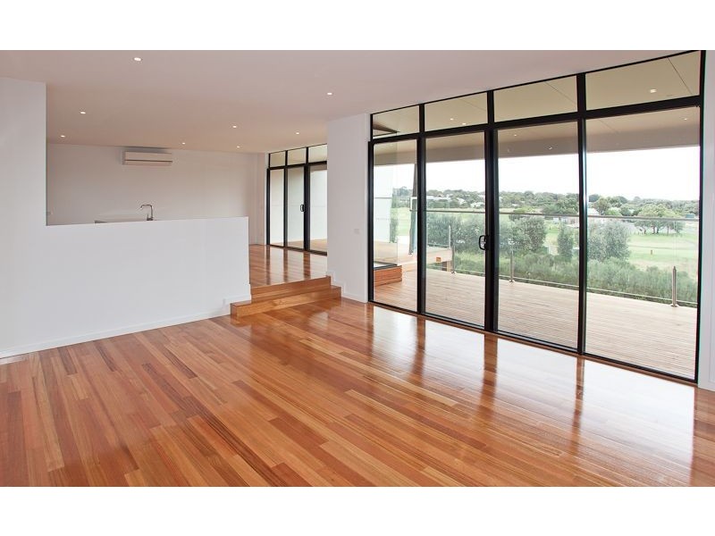 2 Spaven Court, Cowes VIC 3922
