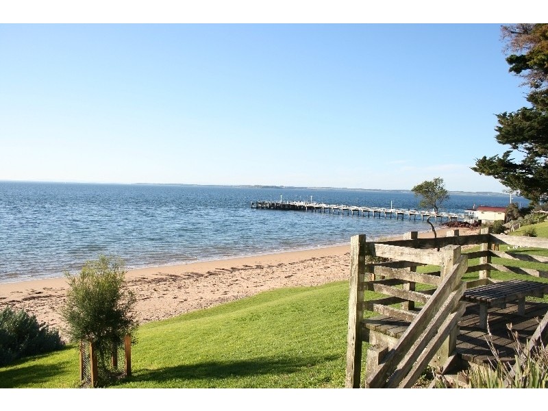 Shop 3/15-16 The Esplanade, Cowes VIC 3922