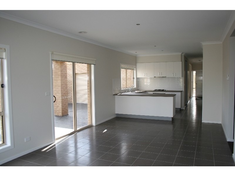 11 Kingfisher Way, Cowes VIC 3922