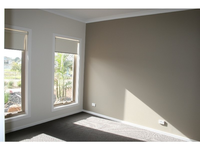 11 Kingfisher Way, Cowes VIC 3922