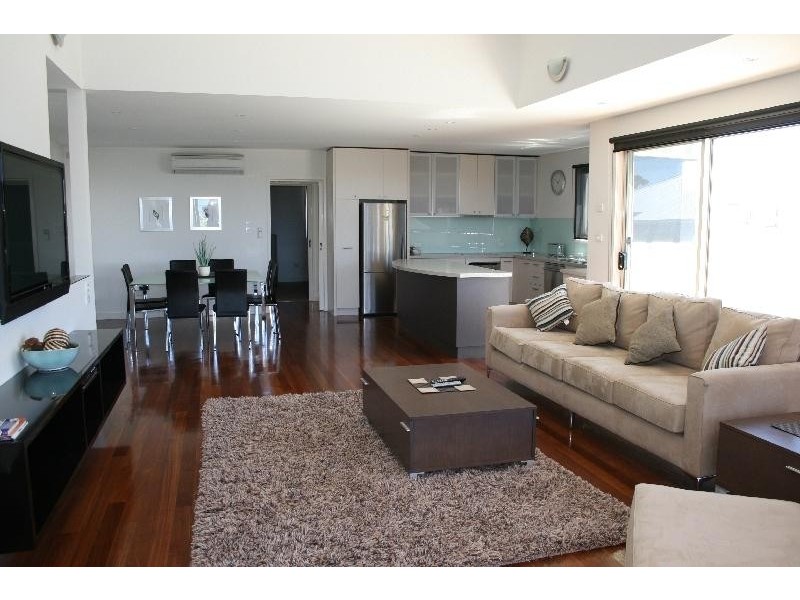 1&2/113 Church Street, Cowes VIC 3922