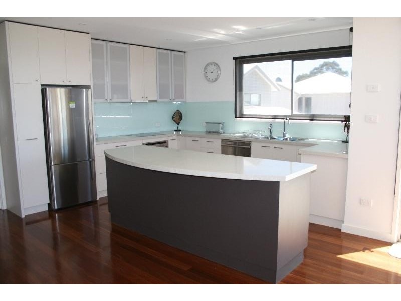 1&2/113 Church Street, Cowes VIC 3922