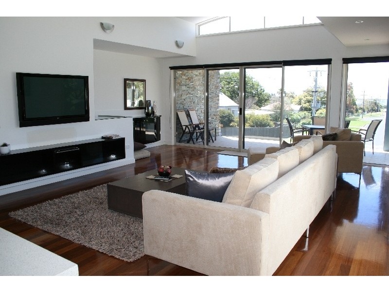1&2/113 Church Street, Cowes VIC 3922