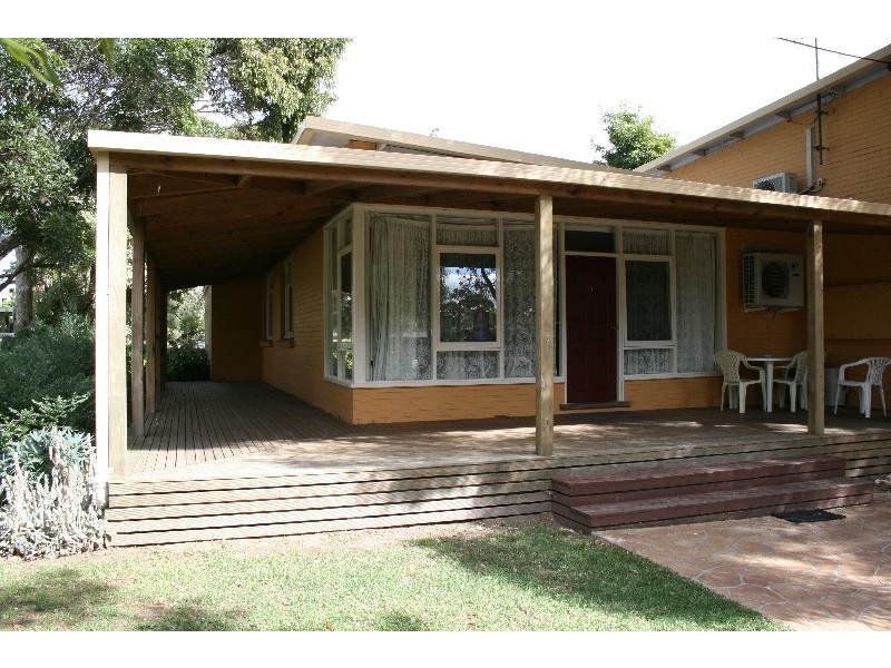 38 Chapel Street, Cowes VIC 3922