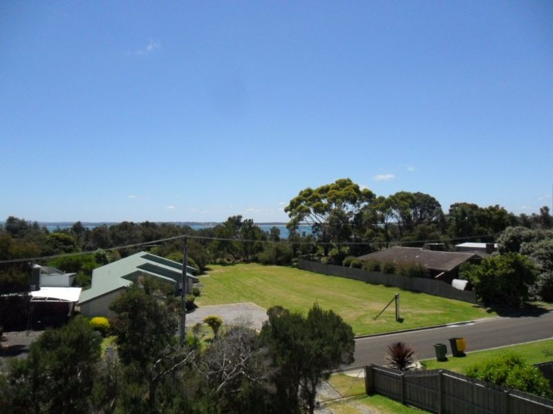 27 McRae Street, Cowes VIC 3922