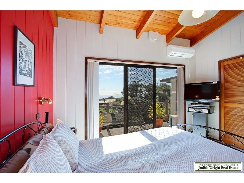 23-25 Chillingworth Road, Cowes VIC 3922