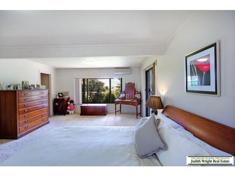 23-25 Chillingworth Road, Cowes VIC 3922