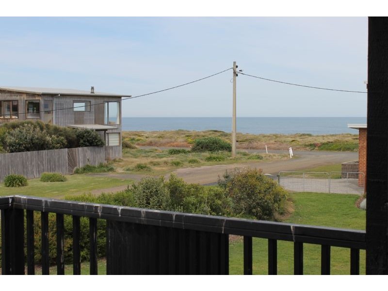 26 Stradbroke Cresent, Surf Beach VIC 3922