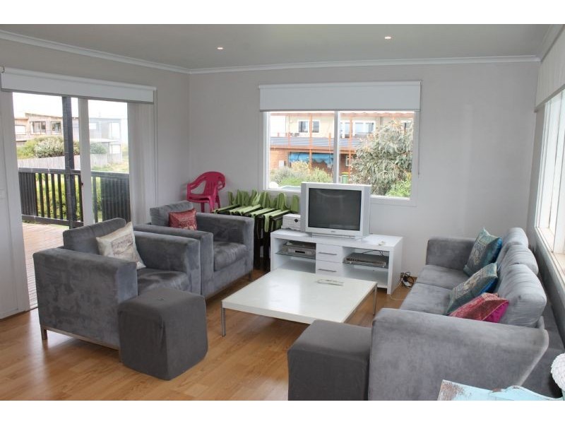 26 Stradbroke Cresent, Surf Beach VIC 3922