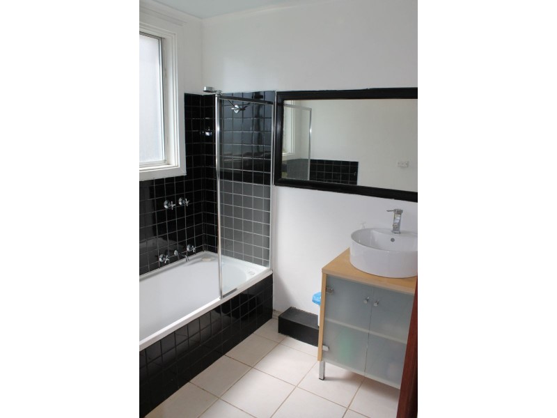 26 Stradbroke Cresent, Surf Beach VIC 3922