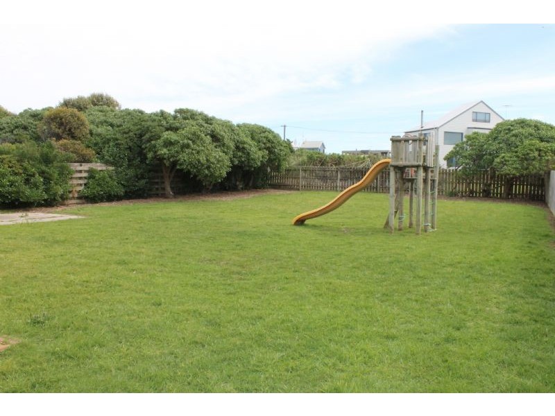 26 Stradbroke Cresent, Surf Beach VIC 3922