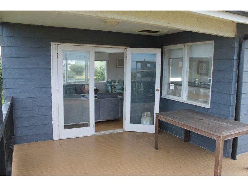 26 Stradbroke Cresent, Surf Beach VIC 3922