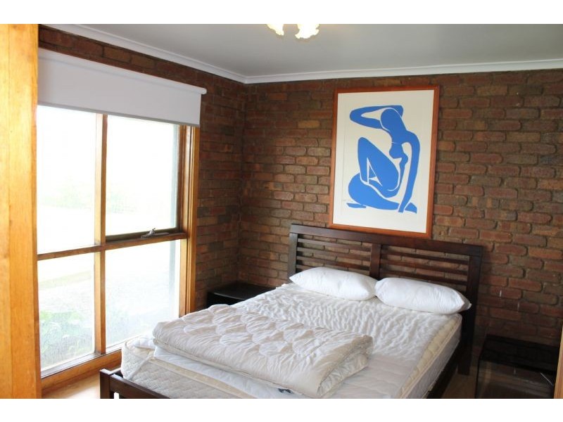 26 Stradbroke Cresent, Surf Beach VIC 3922