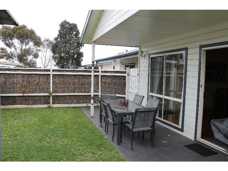 2/63 Dunsmore Road, Cowes VIC 3922