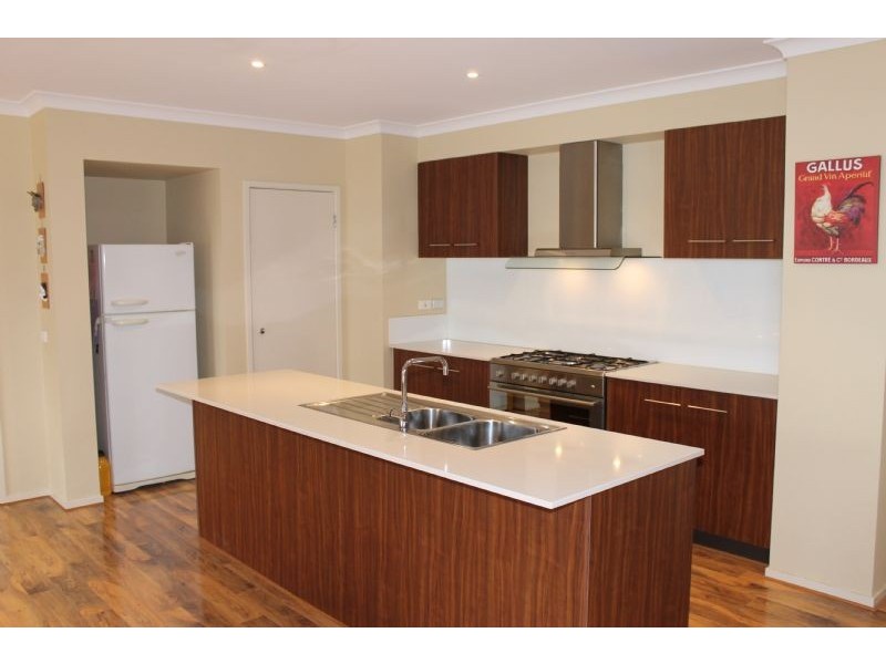 38 Seagrove Way, Cowes VIC 3922