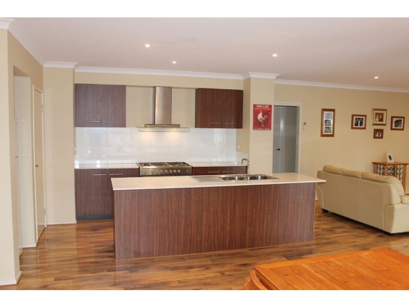 38 Seagrove Way, Cowes VIC 3922