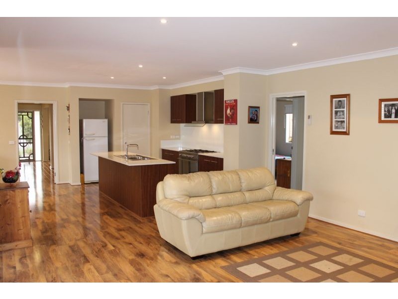 38 Seagrove Way, Cowes VIC 3922