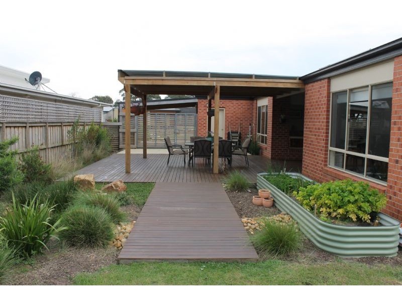 38 Seagrove Way, Cowes VIC 3922