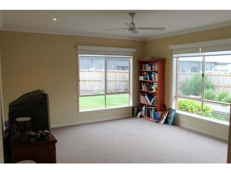 38 Seagrove Way, Cowes VIC 3922