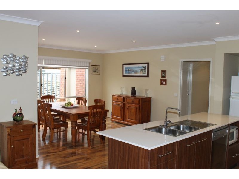 38 Seagrove Way, Cowes VIC 3922