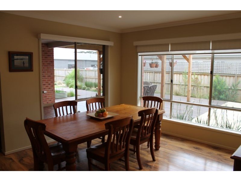 38 Seagrove Way, Cowes VIC 3922