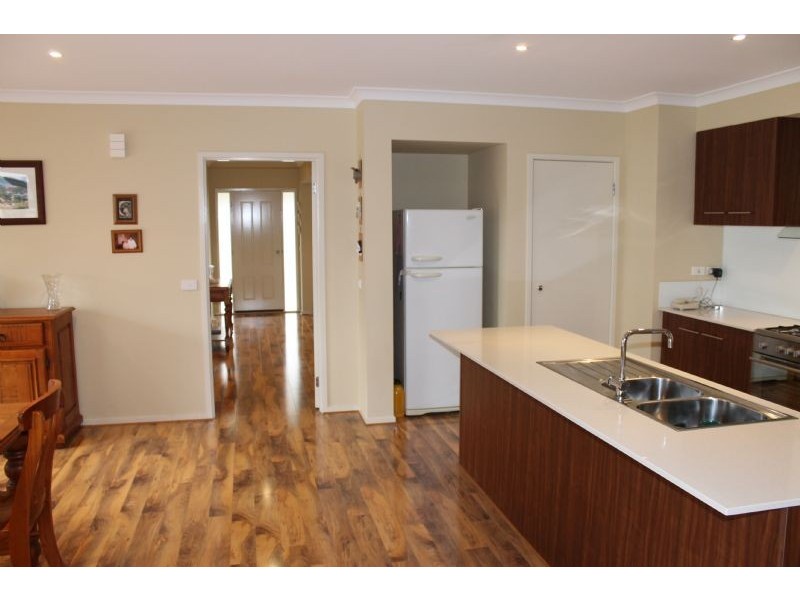 38 Seagrove Way, Cowes VIC 3922