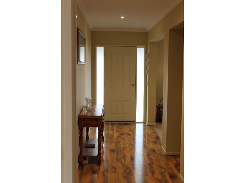 38 Seagrove Way, Cowes VIC 3922