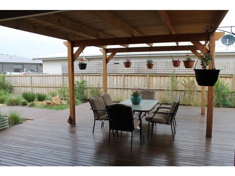 38 Seagrove Way, Cowes VIC 3922
