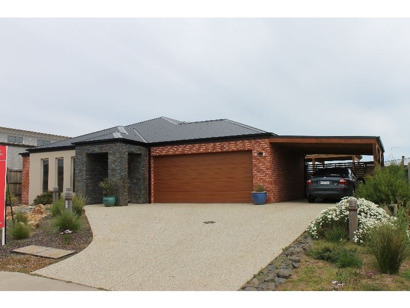 38 Seagrove Way, Cowes VIC 3922