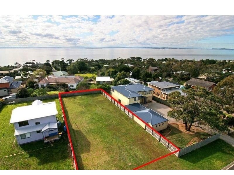 316 Church Street, Cowes VIC 3922