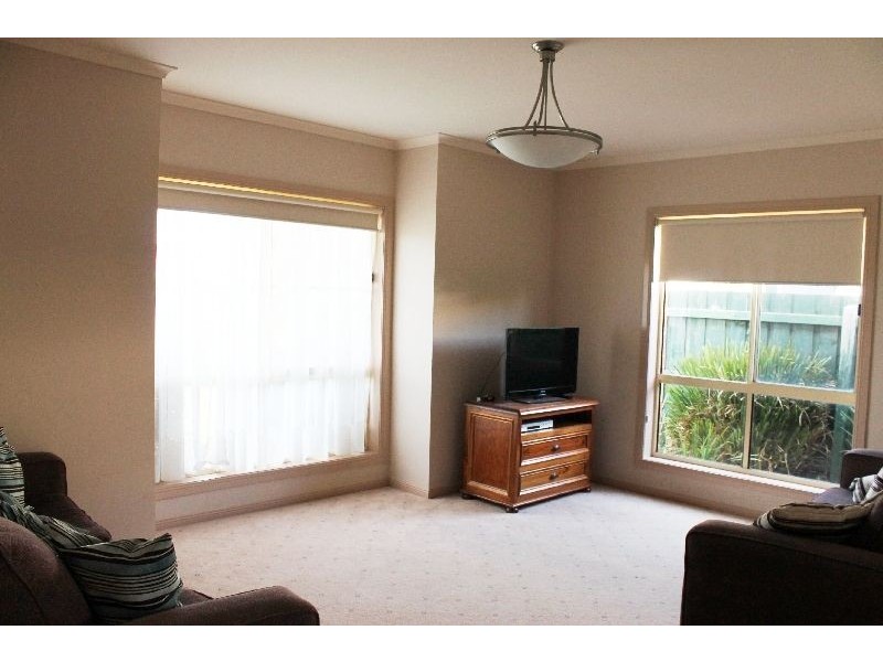 27 Katherine Circuit, Cowes VIC 3922