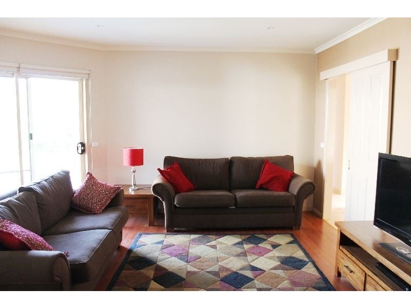 27 Katherine Circuit, Cowes VIC 3922