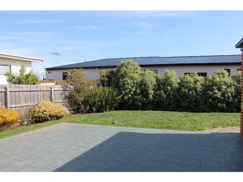 27 Katherine Circuit, Cowes VIC 3922
